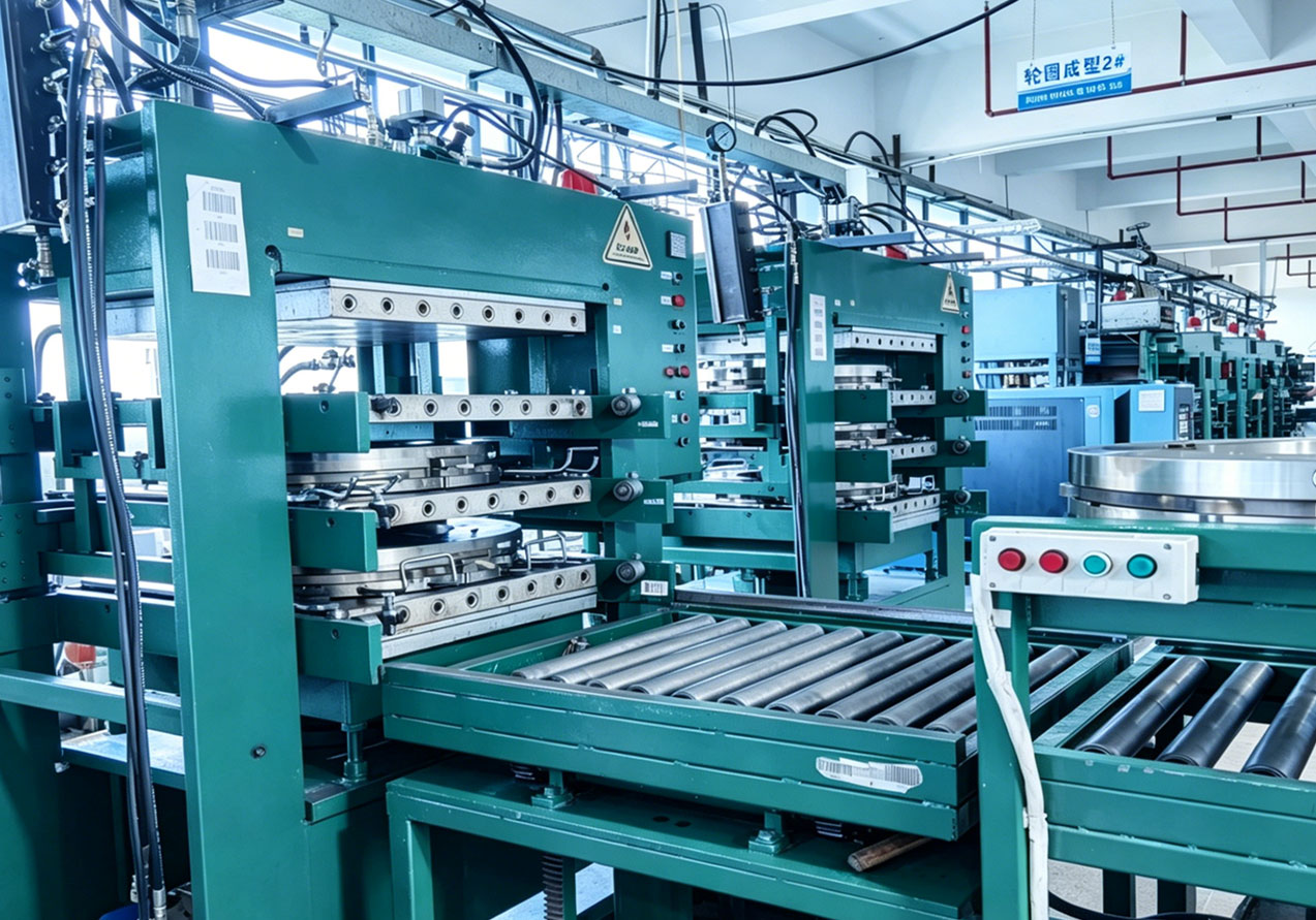 High-pressure bladder molding and curing station